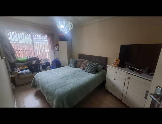 3 BEDROOM FREEHOLD FOR SALE IN WESTRIDGE